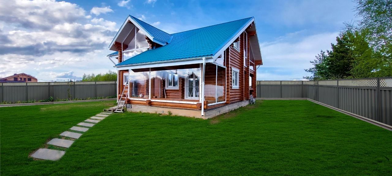 Мягкие окна на веранде загородного дома в посёлке Ухолово
